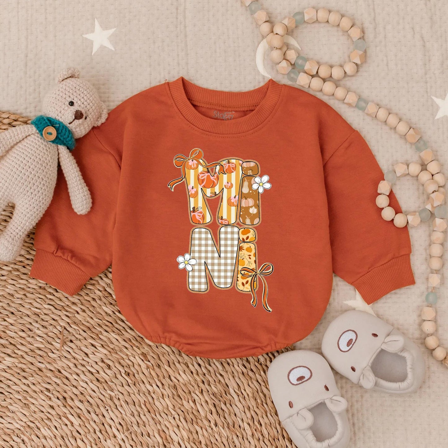 Cozy Mommy and Me Fall Sweatshirts with Sparkly Autumn Pumpkin Design, Soft Thanksgiving Mom Baby Outfits and Mother Daughter Sweaters