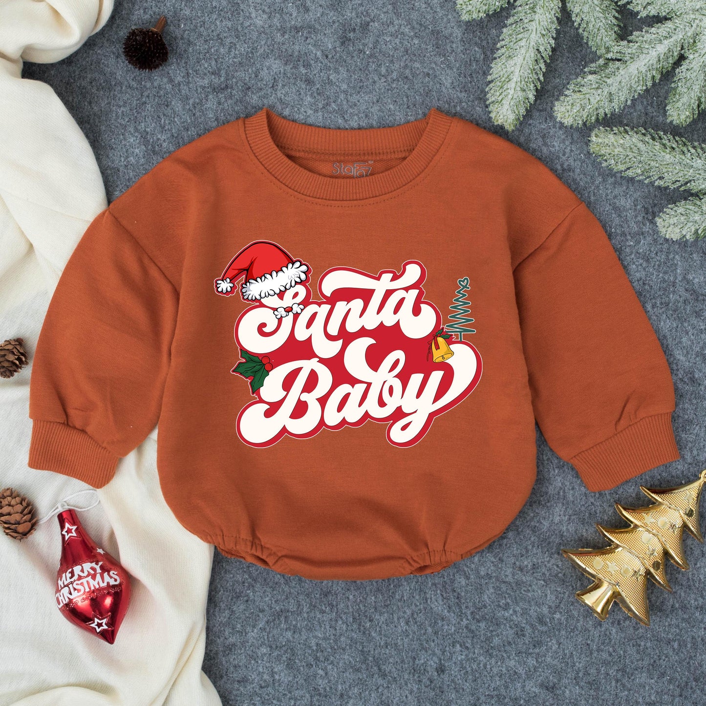 Santa Baby Romper Festive Infant Outfit Playful Retro Xmas Tree Holly Bell Baby Girl Boy Bodysuit Toddler Winter Gift Idea Cozy