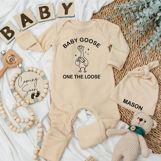 Baby Goose on the Loose Bodysuit Cute Cartoon Goose Outfit Funny Newborn Clothes Baby Shower Gift Gender Neutral Newborn Announcement