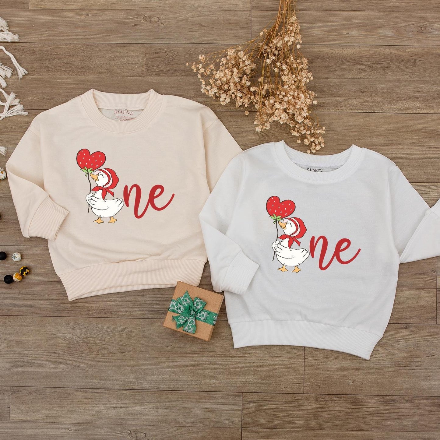 Cute Duck with Strawberry Balloon First Birthday Outfit Baby Girl Boy Red Bonnet 1st Birthday Clothes Toddler Bodysuit Cheerful