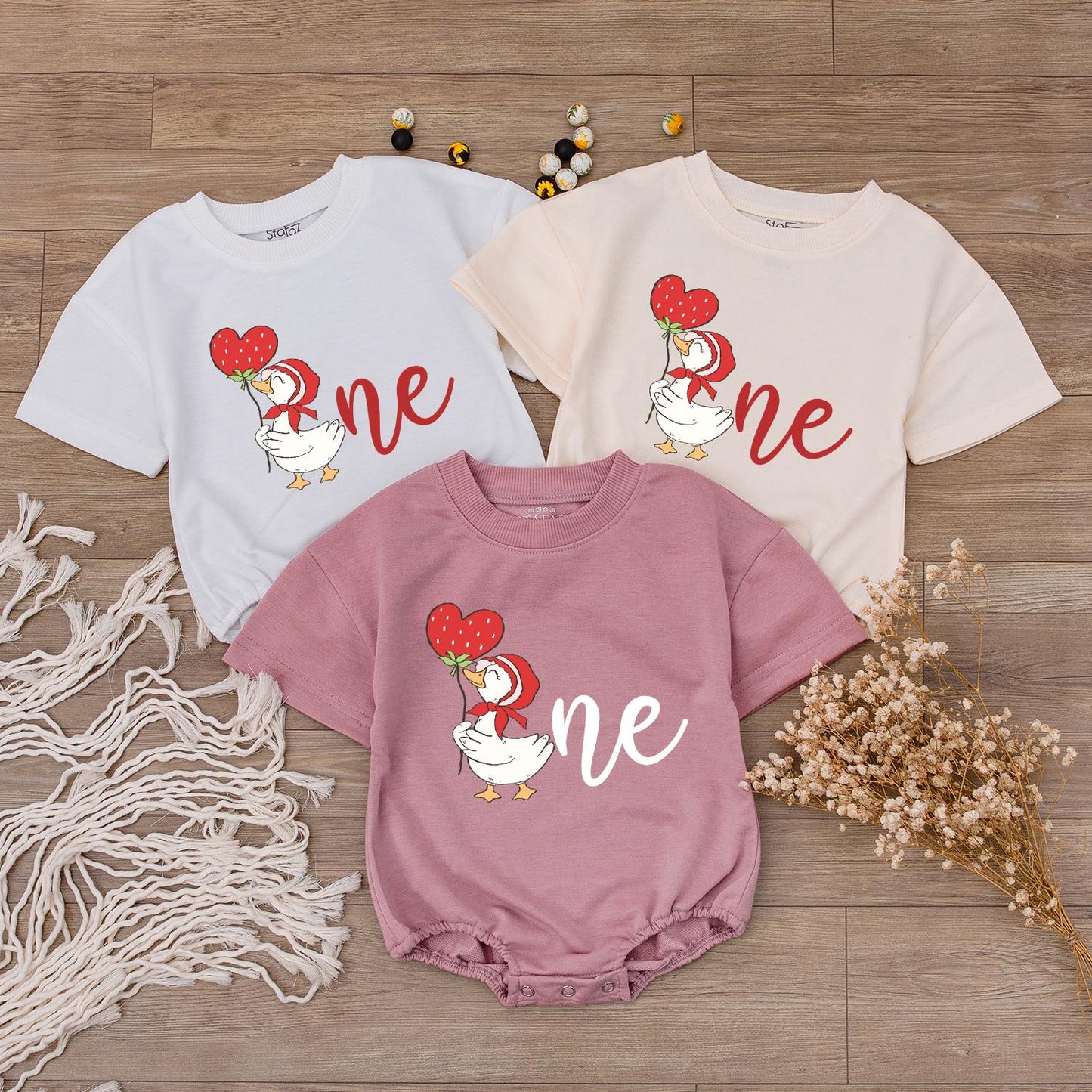 Cute Duck with Strawberry Balloon First Birthday Outfit Baby Girl Boy Red Bonnet 1st Birthday Clothes Toddler Bodysuit Cheerful
