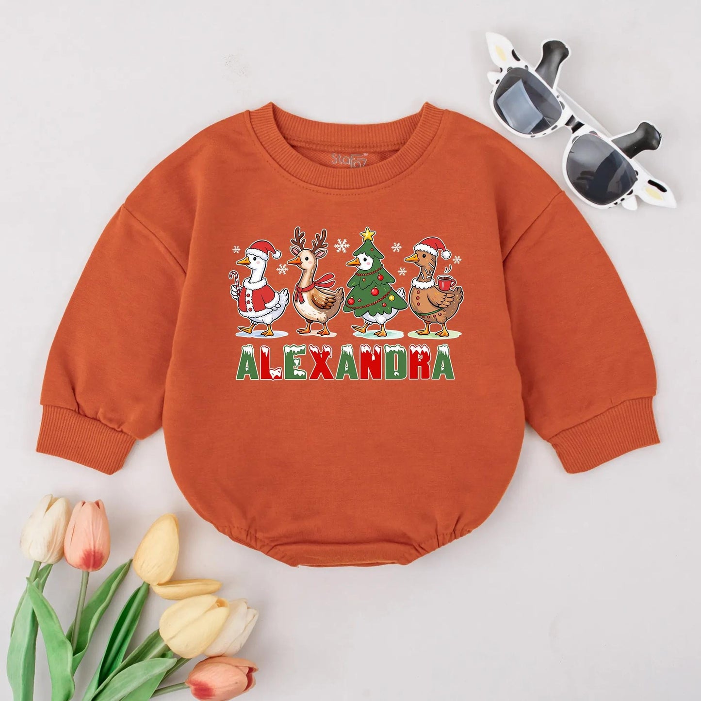 Personalized Christmas Goose Baby Romper with Name Cute Festive Winter Outfit First Xmas Bodysuit Gift featuring Santa Reindeer Tree Snowflakes for Infants