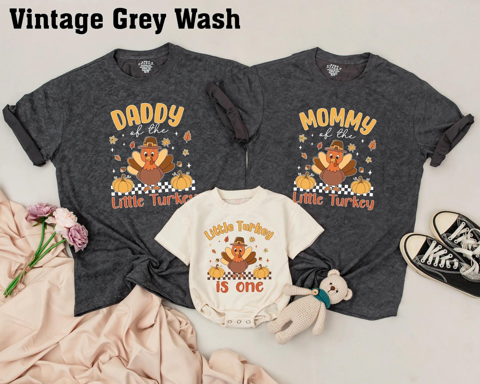 Warm Autumn Family Matching Thanksgiving Shirts Daddy Mommy Little Turkey 2025 Retro Fall Holiday Tees with Pumpkins and Leaves