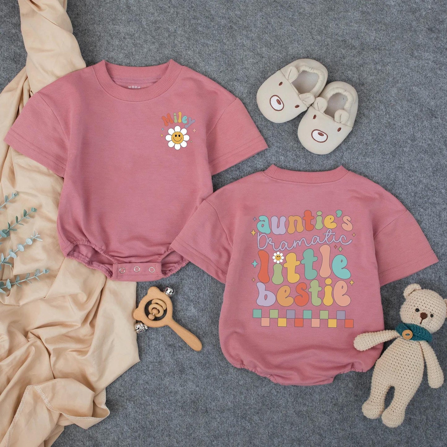 Auntie's Dramatic Little Bestie Baby Romper, Retro Starburst Design, Custom Name Outfit, Playful Summer Clothes, Newborn Gift with Daisy Accent