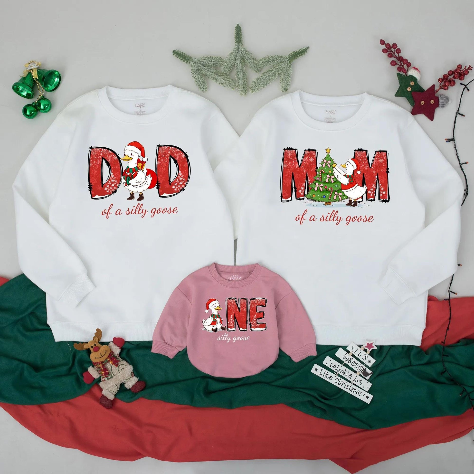 Holly Jolly Vintage Christmas Mommy and Me Custom Name Sweatshirt Mama Mini Matching Family Outfit Cozy Holiday Gift