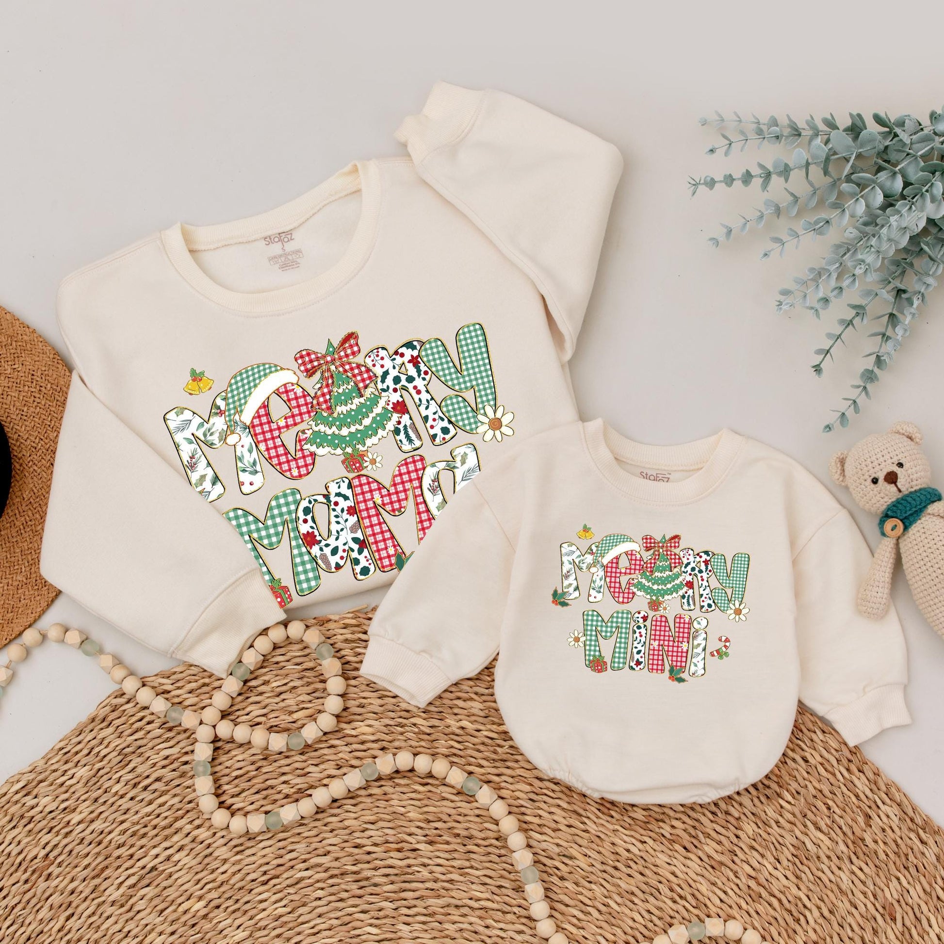 Whimsical Festive Print 'MOM' 'DAD' 'SISTER' 'MINI' Matching Family Christmas Sweatshirts Classic Red Green White Holiday Outfits