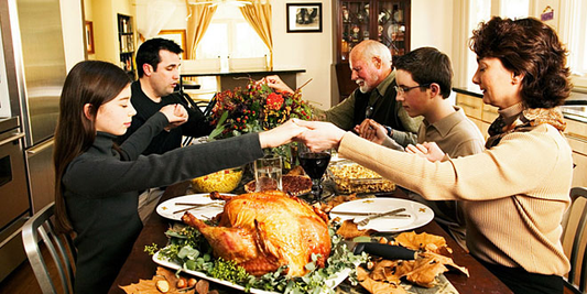 Organizing a Perfect Thanksgiving Dinner: Strengthening Family Bonds