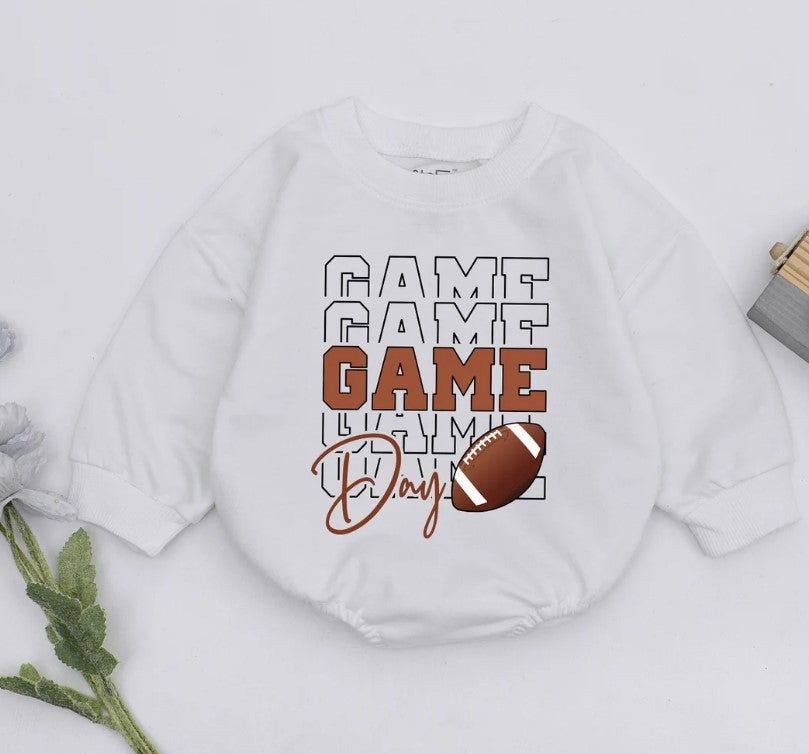 Retro Football Baby Outfit: Season's Trendy Design for Tiny Fans!