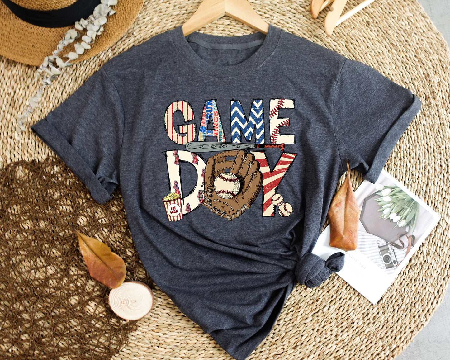 Retro Baseball Mom Tee: Perfect Gift for Her – Graphic & Cozy Style