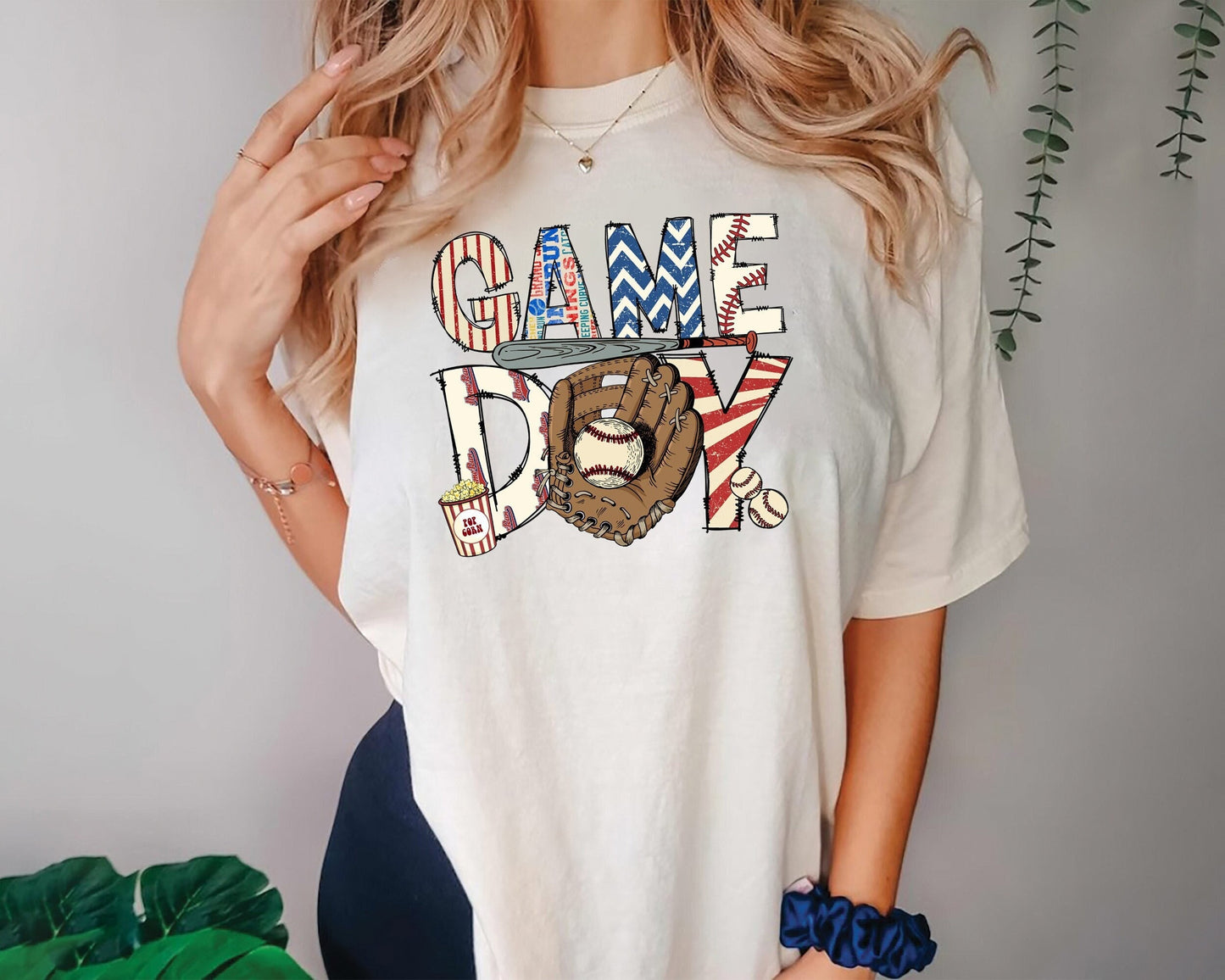 Retro Baseball Mom Tee: Perfect Gift for Her – Graphic & Cozy Style