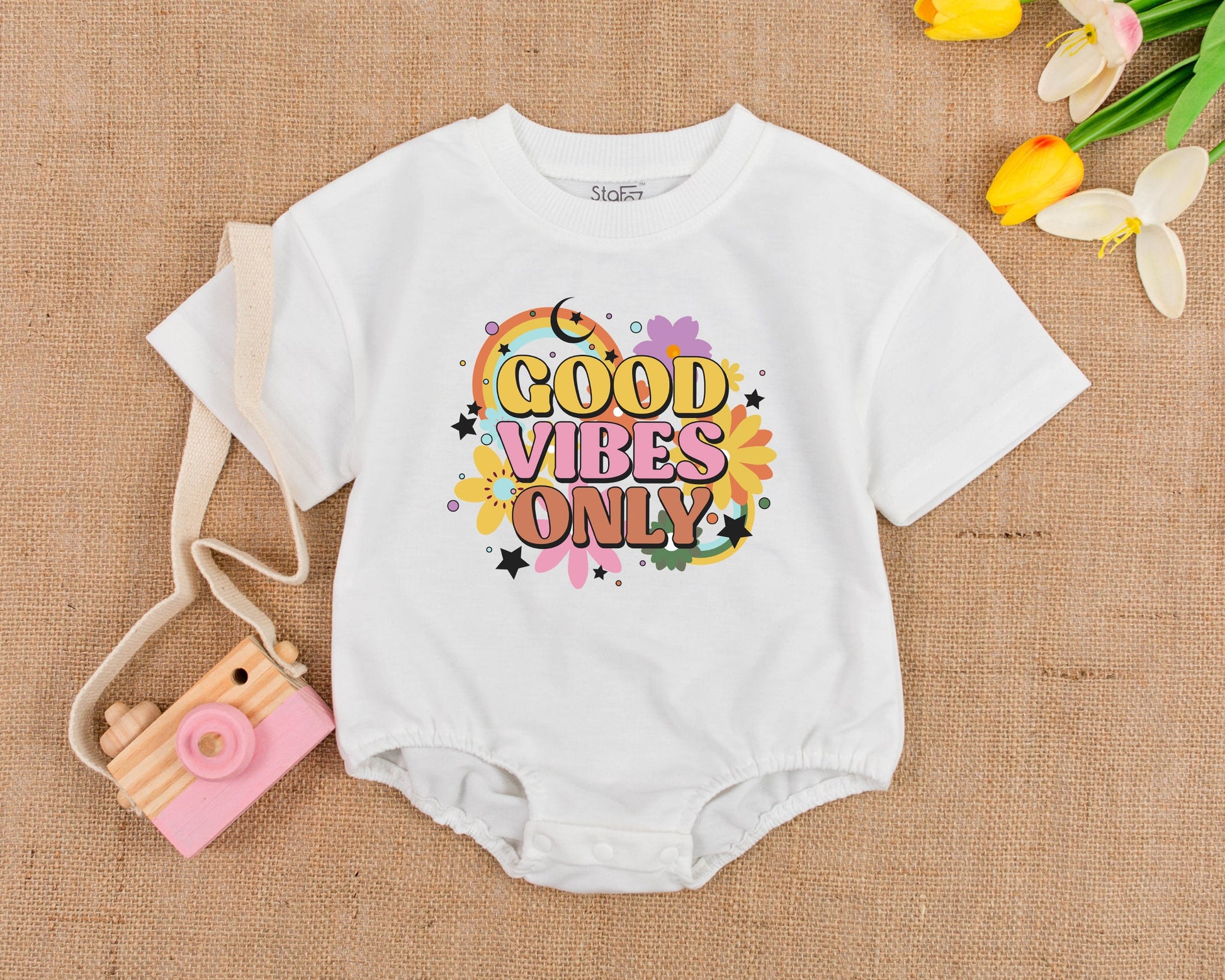 Good Vibes Only Retro Boho Baby Romper with Rainbow Flowers Vintage Summer Birthday Outfit Girls Boys Cotton Soft Infant Bodysuit Comfortable Hippie Style
