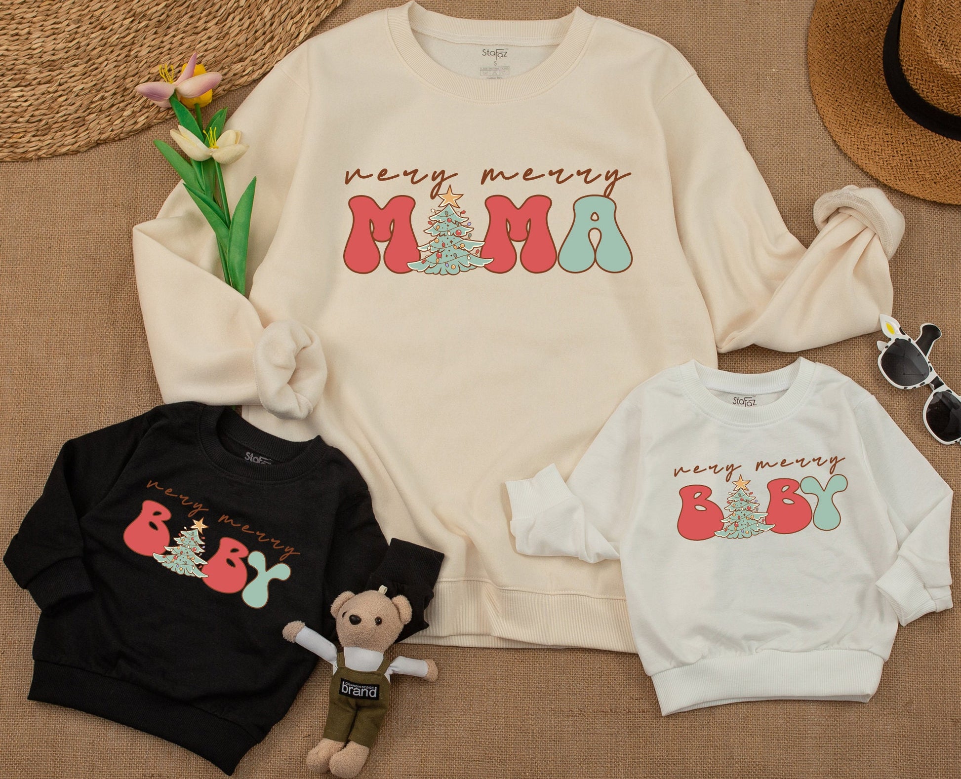 Very Merry Mama and Baby Matching Christmas Sweatshirts, Retro Holiday Family Outfits, Cute Winter Shirts,Red Green Lettering,Vintage Style Sweatshirt Gift