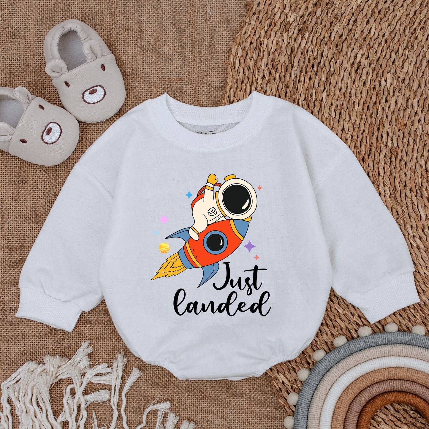 Just Landed Spaceship Baby Bodysuit Astronaut Romper Newborn Shower Gift Soft Cotton Bubble Design Infant Outfit for Girls Boys