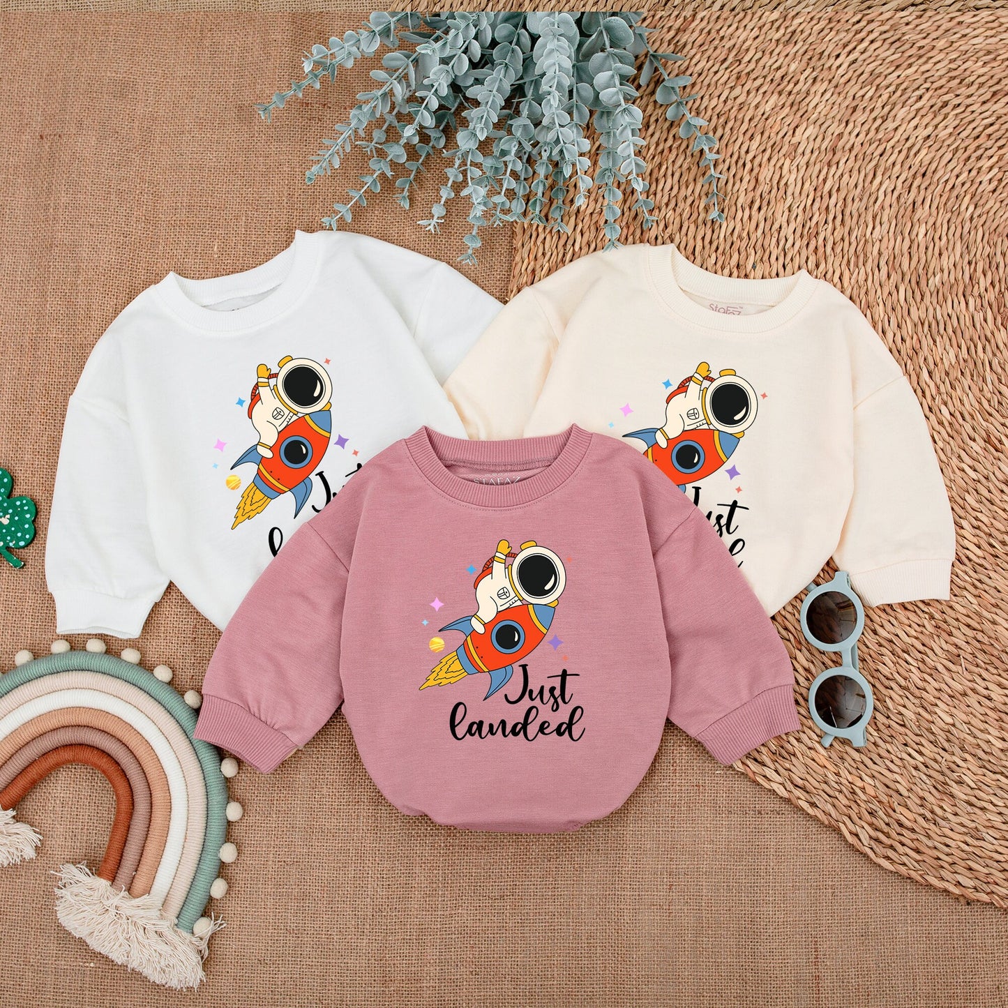 Just Landed Spaceship Baby Bodysuit Astronaut Romper Newborn Shower Gift Soft Cotton Bubble Design Infant Outfit for Girls Boys