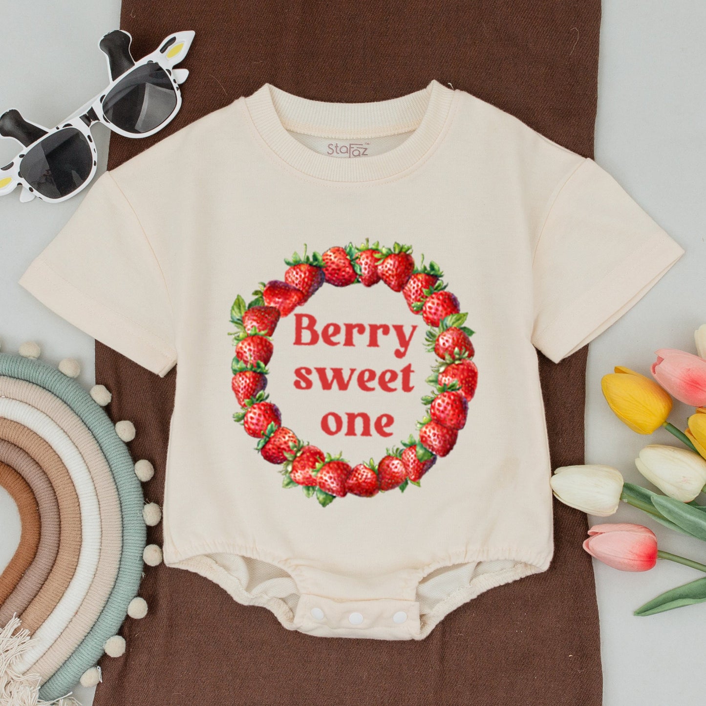 Berry Sweet One Family Matching 1st Birthday Shirts Custom Strawberry Wreath Baby Girl Bodysuit Mommy and Me Outfits