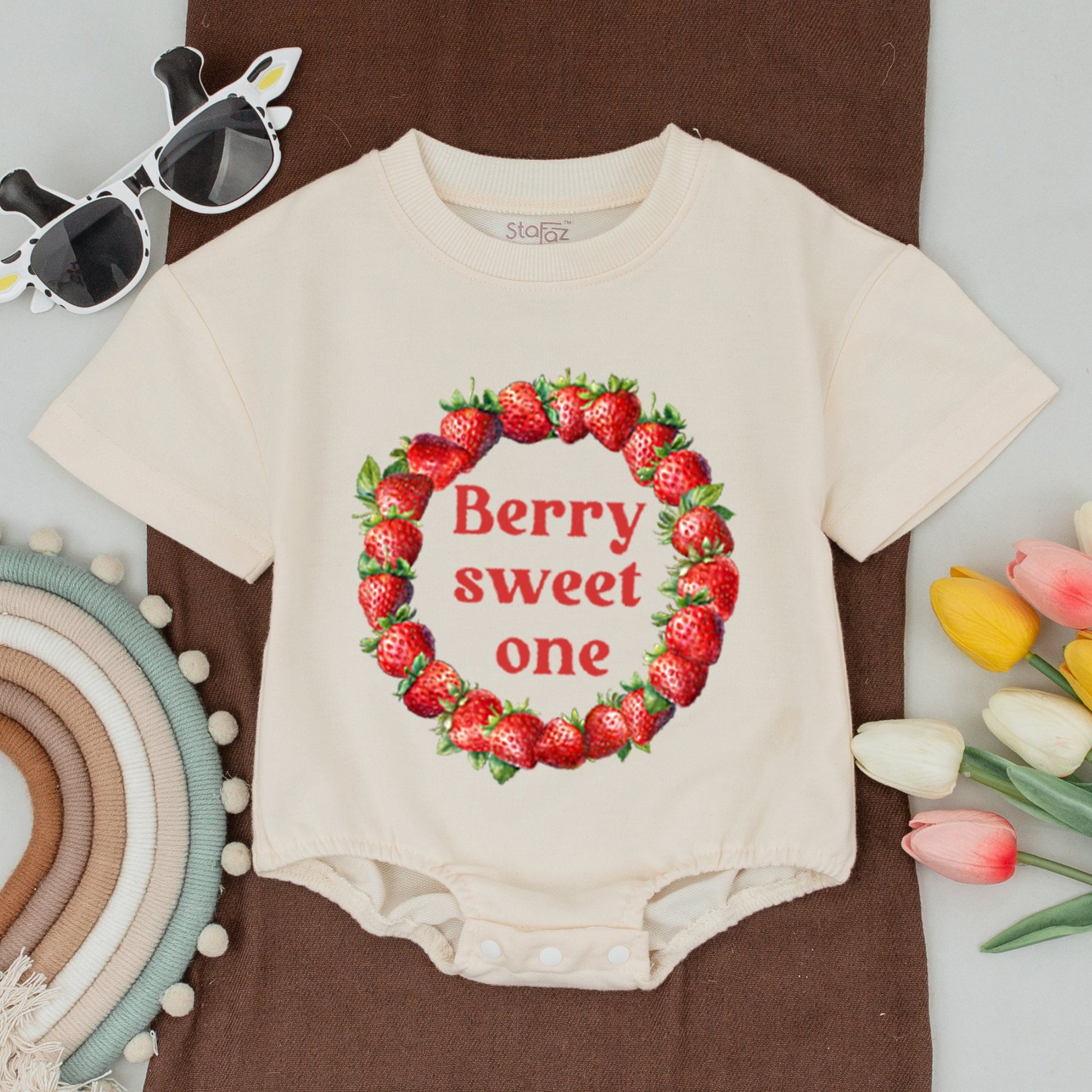 Berry Sweet One Family Matching 1st Birthday Shirts Custom Strawberry Wreath Baby Girl Bodysuit Mommy and Me Outfits