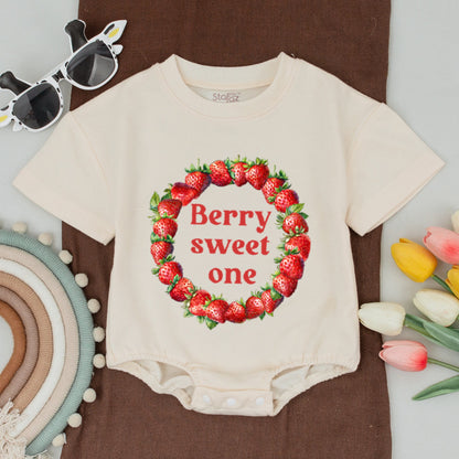 Berry Sweet One Family Matching 1st Birthday Shirts Custom Strawberry Wreath Baby Girl Bodysuit Mommy and Me Outfits