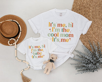 Cool Mom and Baby Matching Shirts "It's Me" Retro Mama Mini Outfit Playful Vintage Hearts Stars Birthday Gift for Mom