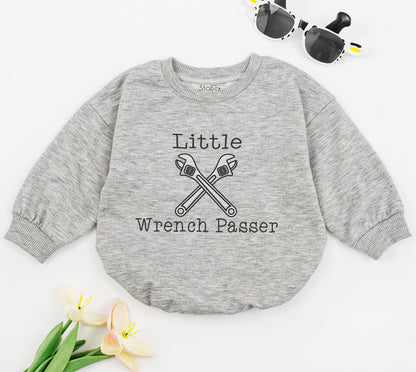 Little Wrench Passer Baby Romper, Mechanic Boy Outfit with Crossed Wrenches, Daddy's Little Helper Bodysuit, Newborn Car Lover Gift