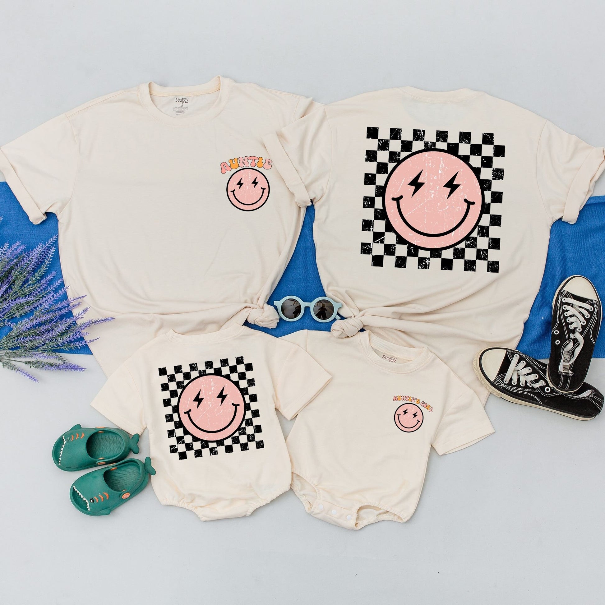 Personalized Auntie Matching Shirt Niece Nephew Retro Pink Smiley Face Lightning Eyes Checkered Background Vintage Family Outfit Comfortable Gift