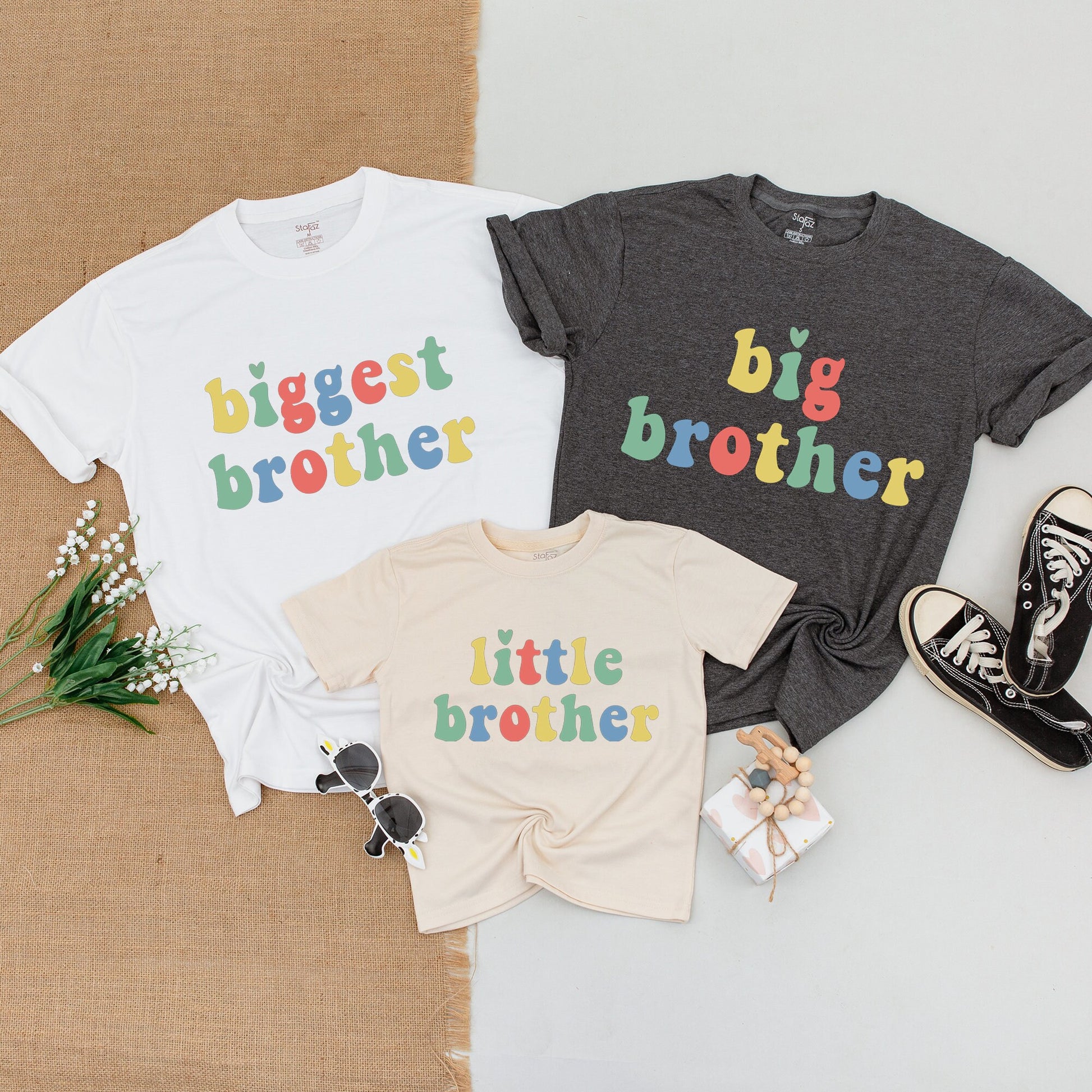 Colorful Retro Sibling Matching Outfits Big Brother Little Sister Baby Bodysuit Shirt Announcement Gift with Playful Hearts & Yellow Green Red Blue Text