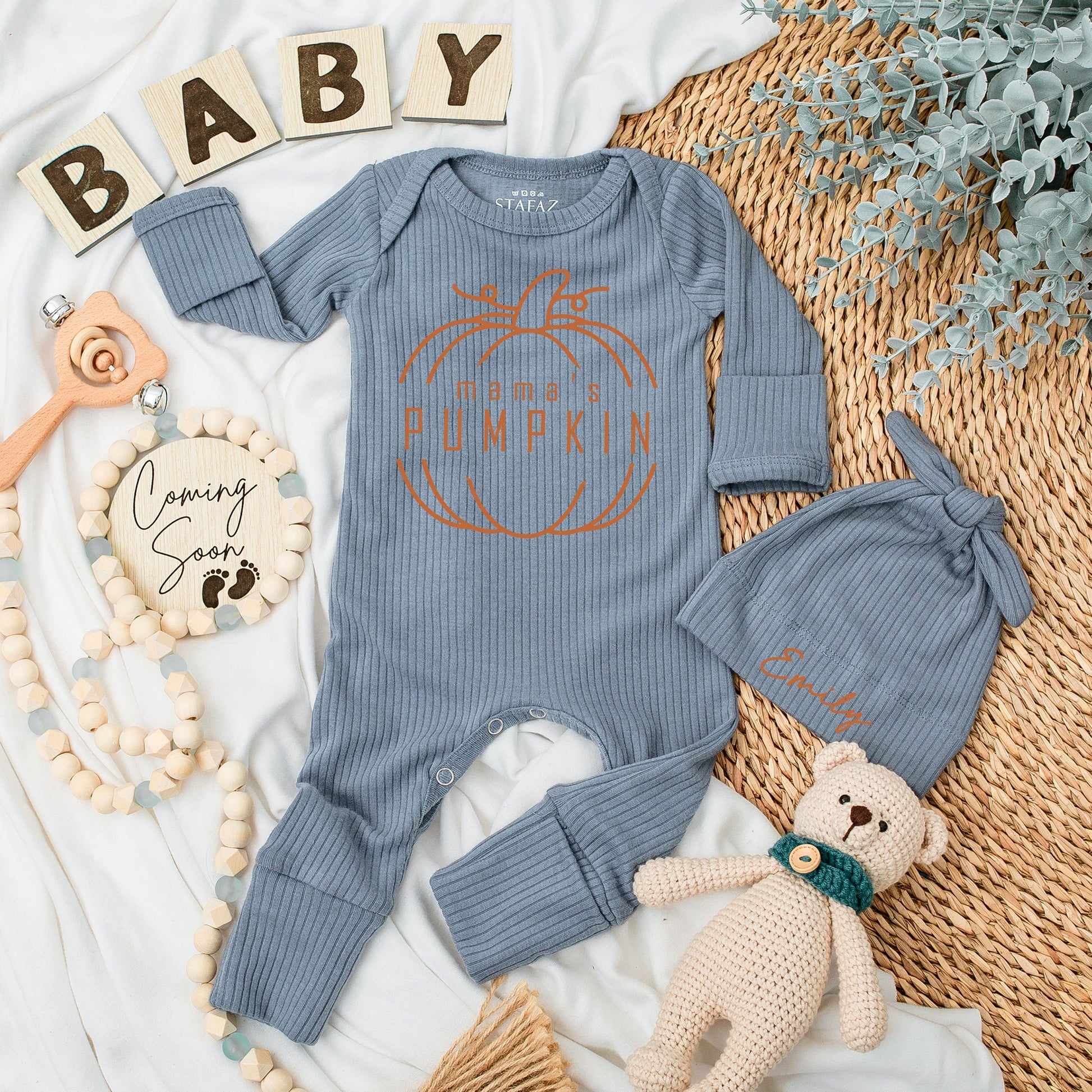 Mama's Pumpkin Baby Bodysuit and Hat Set Newborn Fall Long Sleeve Outfit Clean Minimalist Pumpkin Graphic Baby Shower Gift Announcement