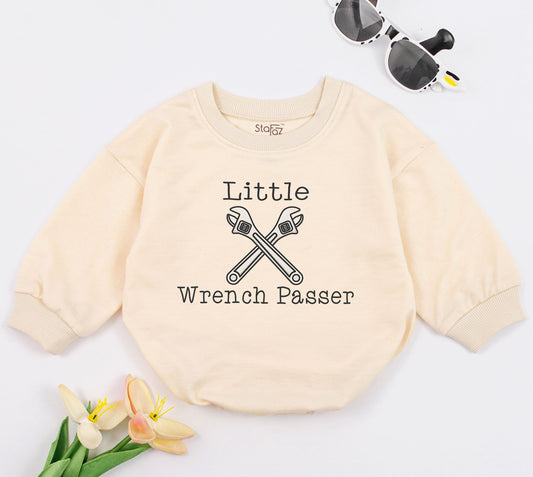 Little Wrench Passer Baby Romper, Mechanic Boy Outfit with Crossed Wrenches, Daddy's Little Helper Bodysuit, Newborn Car Lover Gift