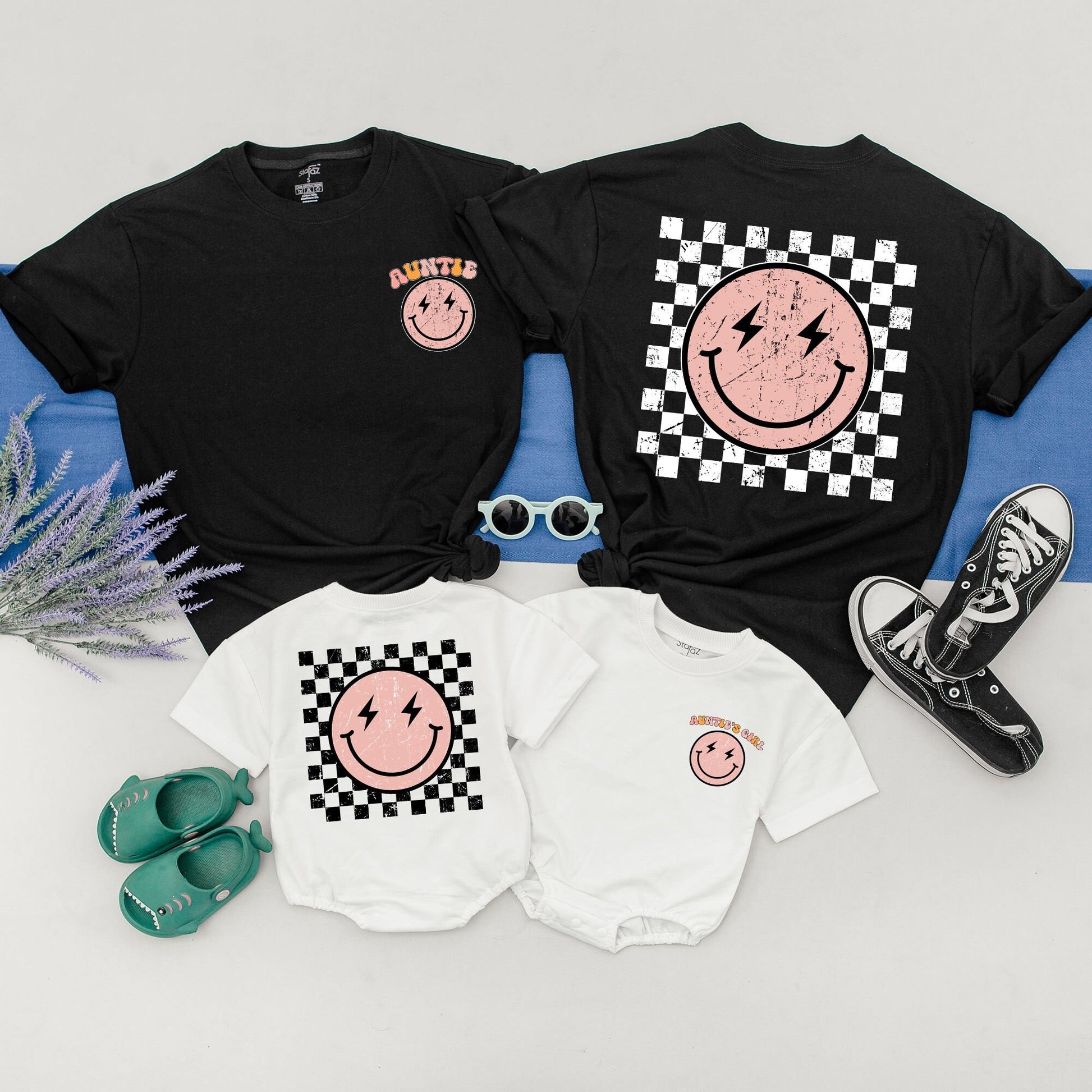 Personalized Auntie Matching Shirt Niece Nephew Retro Pink Smiley Face Lightning Eyes Checkered Background Vintage Family Outfit Comfortable Gift