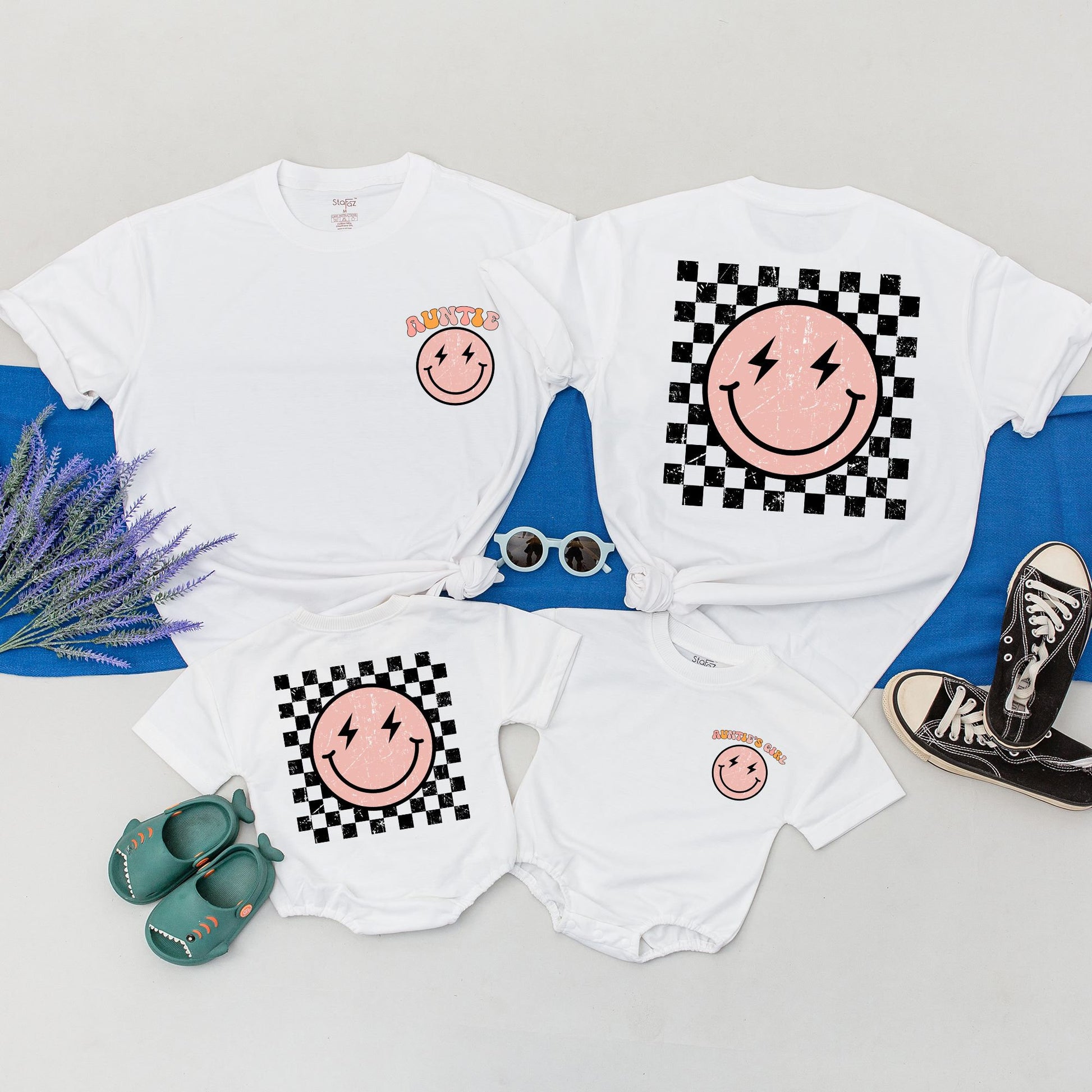 Personalized Auntie Matching Shirt Niece Nephew Retro Pink Smiley Face Lightning Eyes Checkered Background Vintage Family Outfit Comfortable Gift