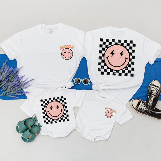 Personalized Auntie Matching Shirt Niece Nephew Retro Pink Smiley Face Lightning Eyes Checkered Background Vintage Family Outfit Comfortable Gift