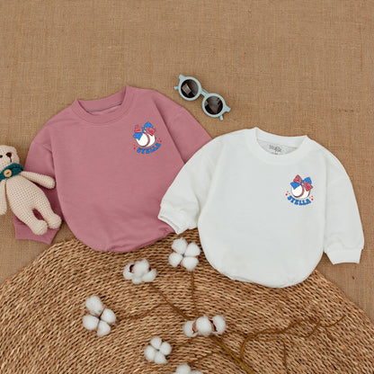 Personalized In My Baseball Sister Era Baby Romper Name Little Girl Bodysuit Red Blue Pink Retro Baseball Stars Design Comfortable Soft Cotton Baby Shower Gift