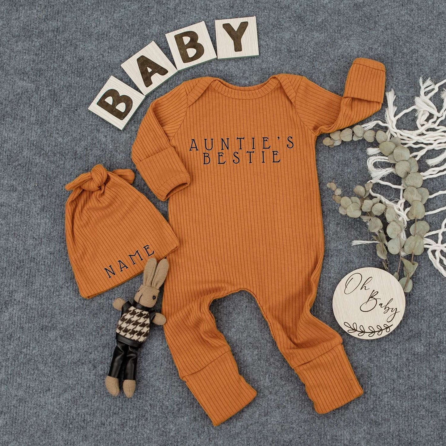 Custom Auntie's Bestie Baby Bodysuit and Hat Set Newborn Romper with Name Minimalist Modern Boho Infant Girl New Aunt Gift Outfit
