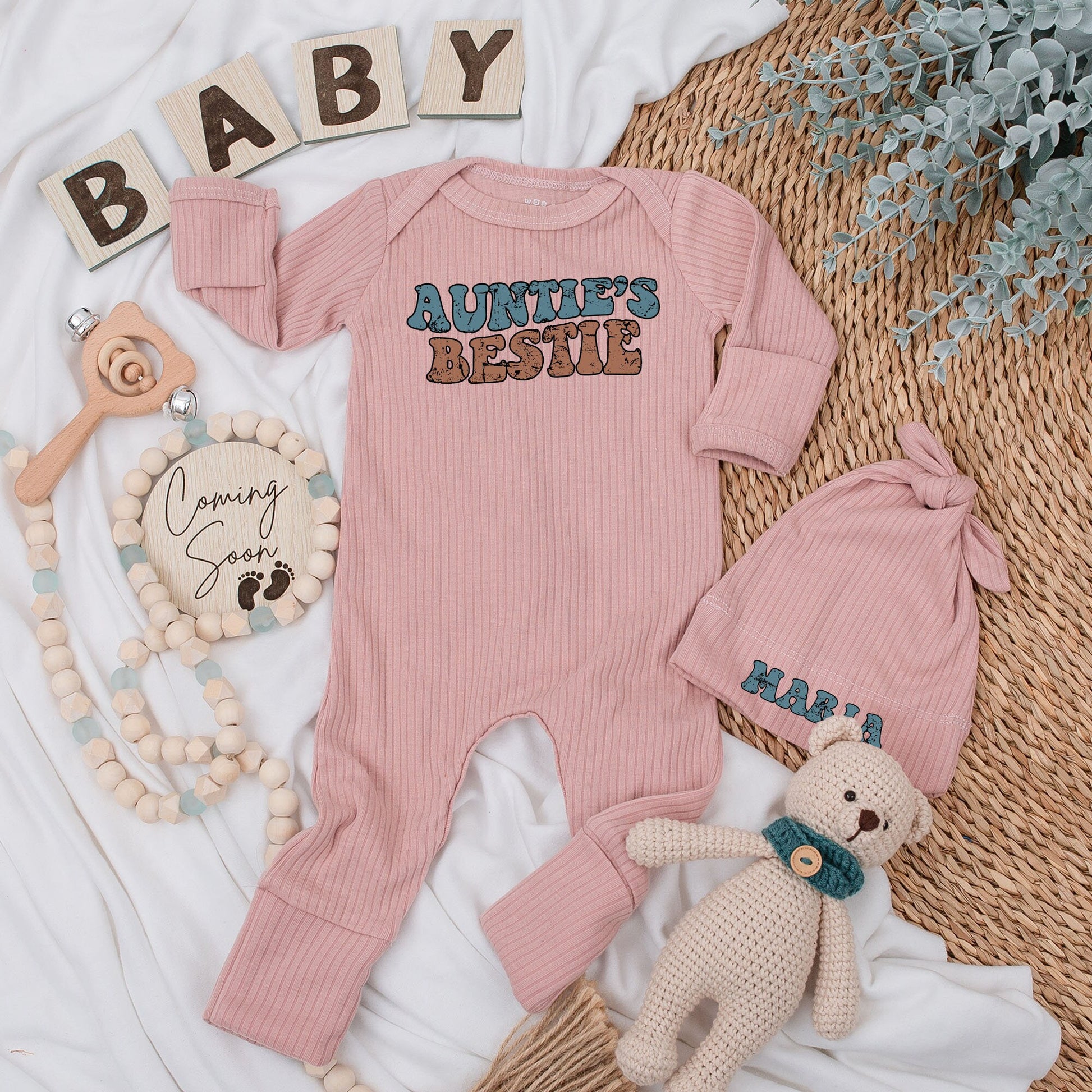 Auntie's Bestie Retro Baby Bodysuit and Hat Set Distressed Blue Bubble Letters 70s Style Newborn Shower Gift Coming Home Outfit Maria Hat