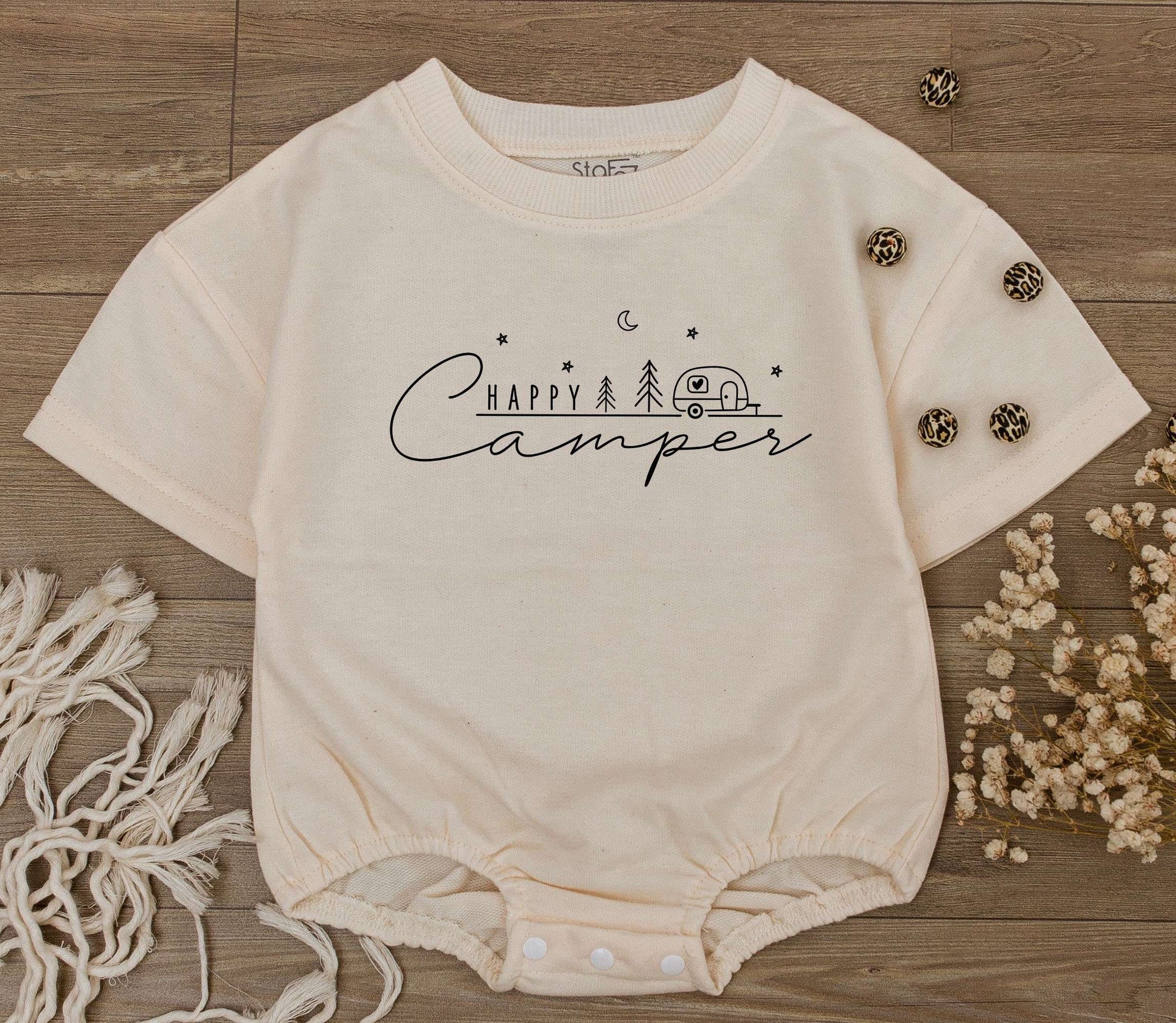 Happy Camper Baby Romper Whimsical Camping Theme Toddler Outfit Adventure Clothes Retro Summer Birthday Gift Black Line Art Minimalist Playful Design for Kids