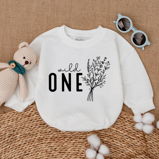 Wild One Birthday Romper for Baby Girl Wildflower Cake Smash Outfit Newborn Bubble Bodysuit Sweet Boho Baby Shower Gift Minimalist Floral Design