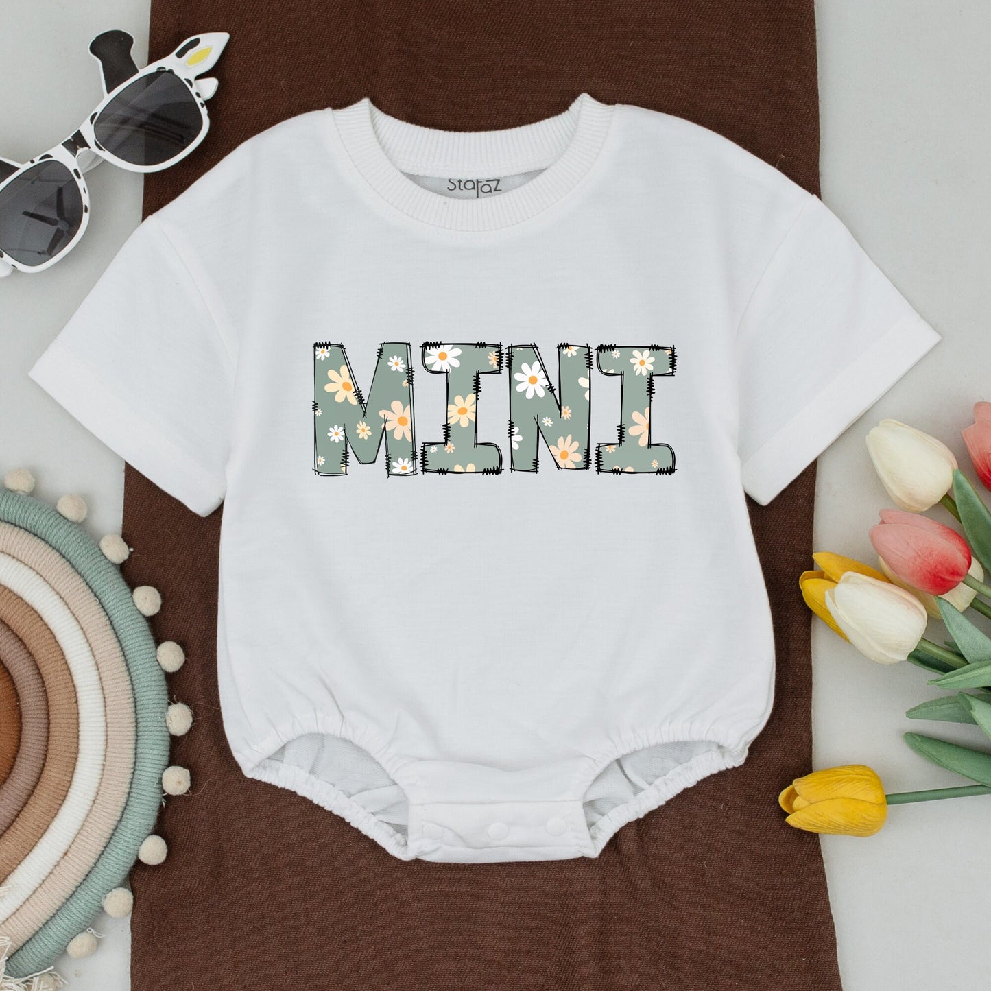 Mama and Mini Daisy Matching Mom and Baby Shirts Bodysuit Set Floral Birthday Party Outfits Muted Green Peach Accents