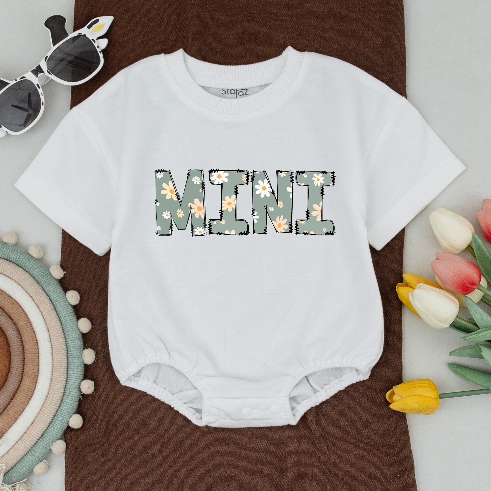 Mama and Mini Daisy Matching Mom and Baby Shirts Bodysuit Set Floral Birthday Party Outfits Muted Green Peach Accents