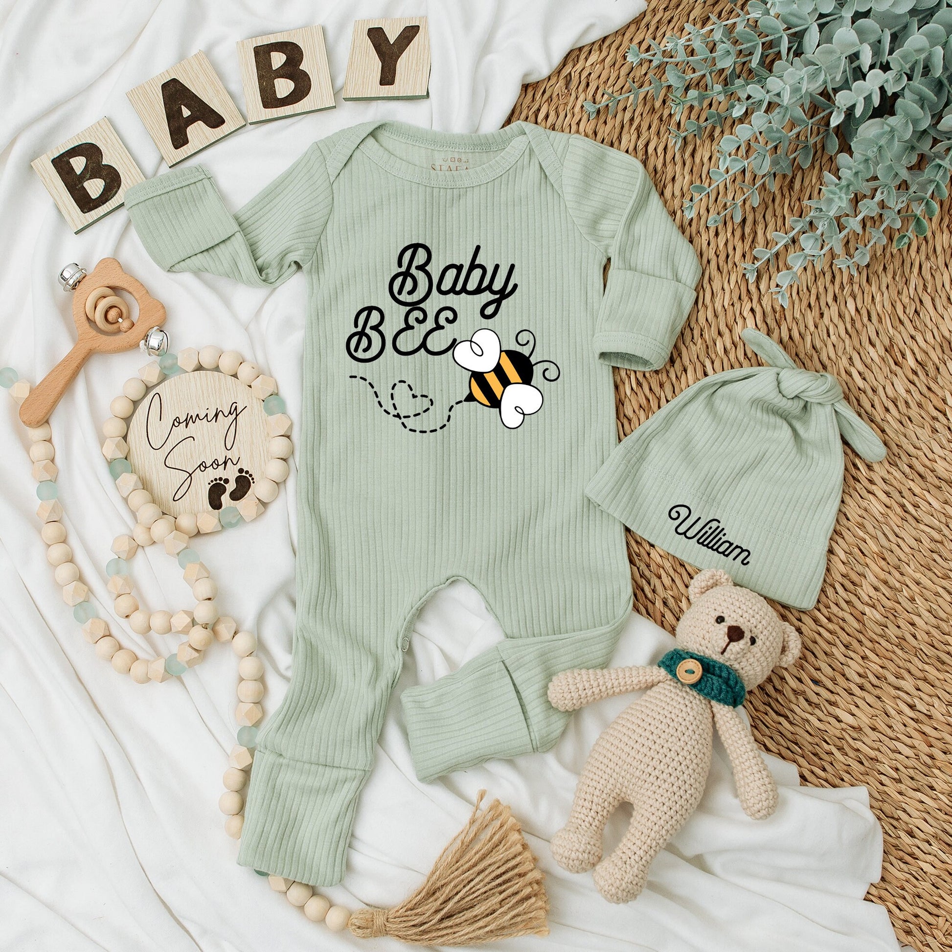 Personalized William Name Baby Bee Bodysuit & Hat Set Cute Honeybee Newborn Outfit Gender Neutral Pregnancy Reveal Going Home Gift