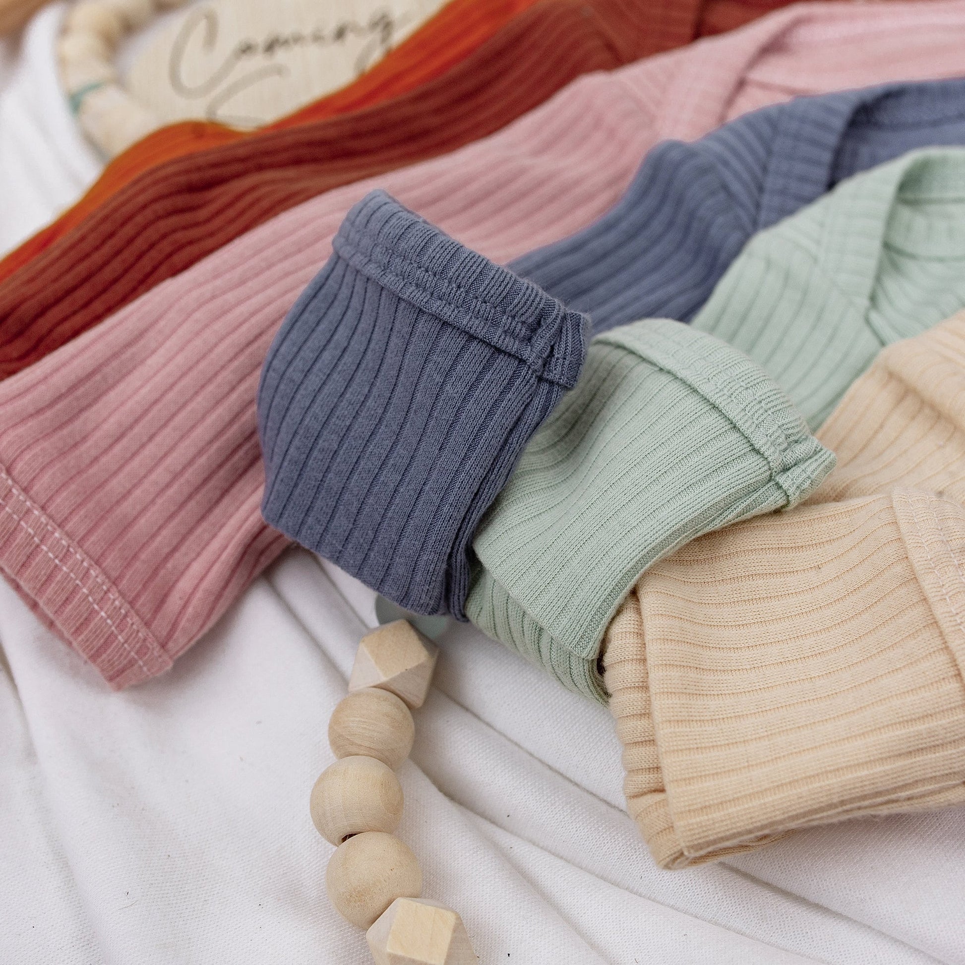 Soft Plain Neutral Baby Bodysuit and Hat Set Long Sleeve Cotton Newborn Infant Coming Home Outfit Baby Shower Gift Blank Announcement Outfit