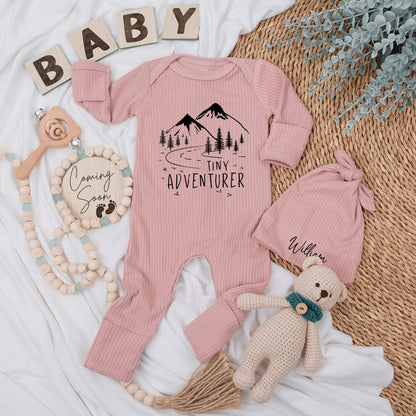 Tiny Adventurer Baby Bodysuit and Hat Set Newborn Mountain Landscape Design Coming Home Outfit Cute Black Pine Tree Travel Baby Shower Gift Long Sleeve