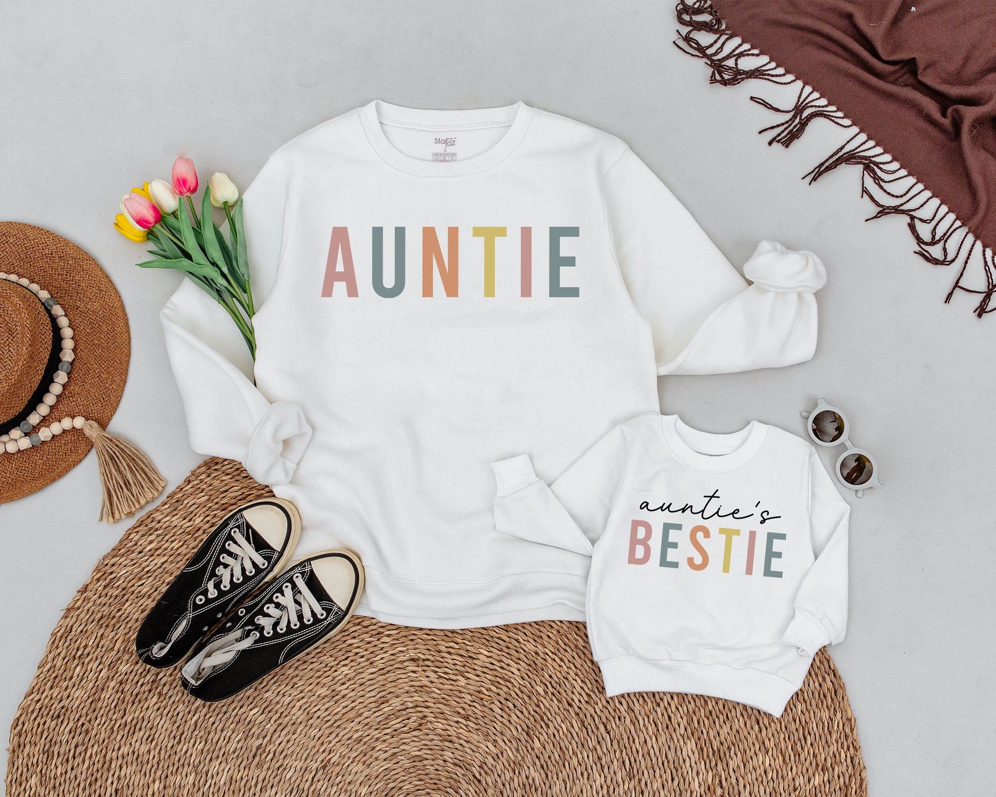 Auntie Bestie Matching Sweatshirts Playful Pastel Block Cursive Print Aunt Niece Nephew Gift First Time Auntie Me Family Outfit Mothers Day