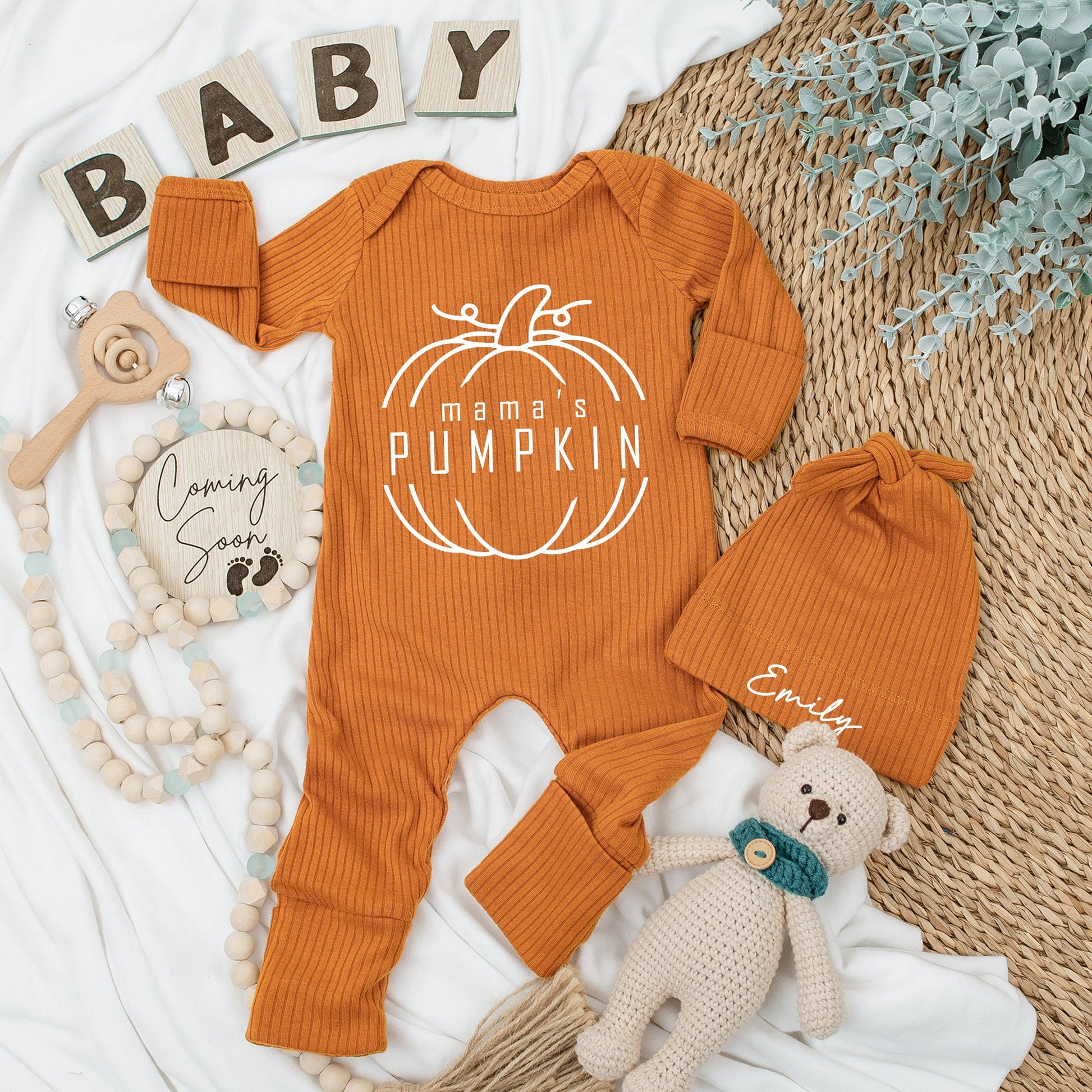 Mama's Pumpkin Baby Bodysuit and Hat Set Newborn Fall Long Sleeve Outfit Clean Minimalist Pumpkin Graphic Baby Shower Gift Announcement