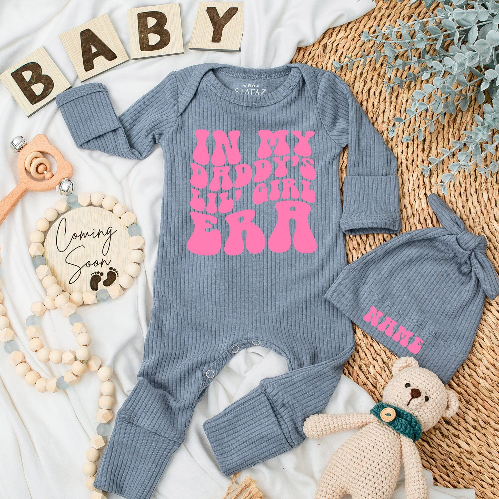 In My Daddy's Lil' Girl Era Retro Pink Bold Bodysuit for Baby Girl Newborn Gift Outfit Cute Daddy and Me Playful Romper Style Clothes