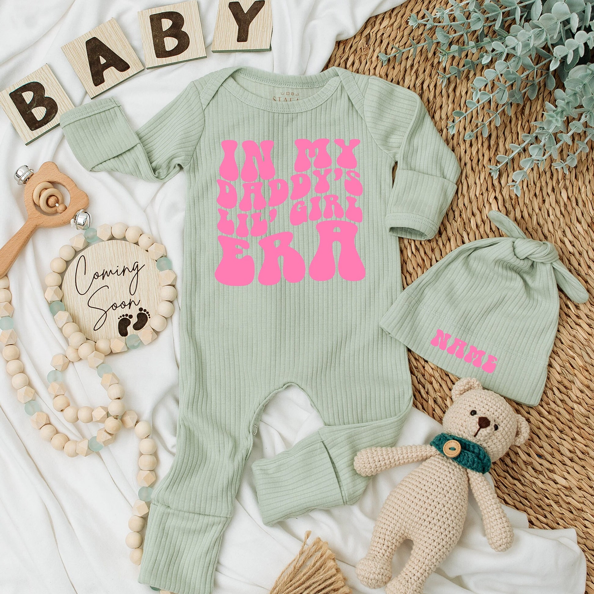 In My Daddy's Lil' Girl Era Retro Pink Bold Bodysuit for Baby Girl Newborn Gift Outfit Cute Daddy and Me Playful Romper Style Clothes