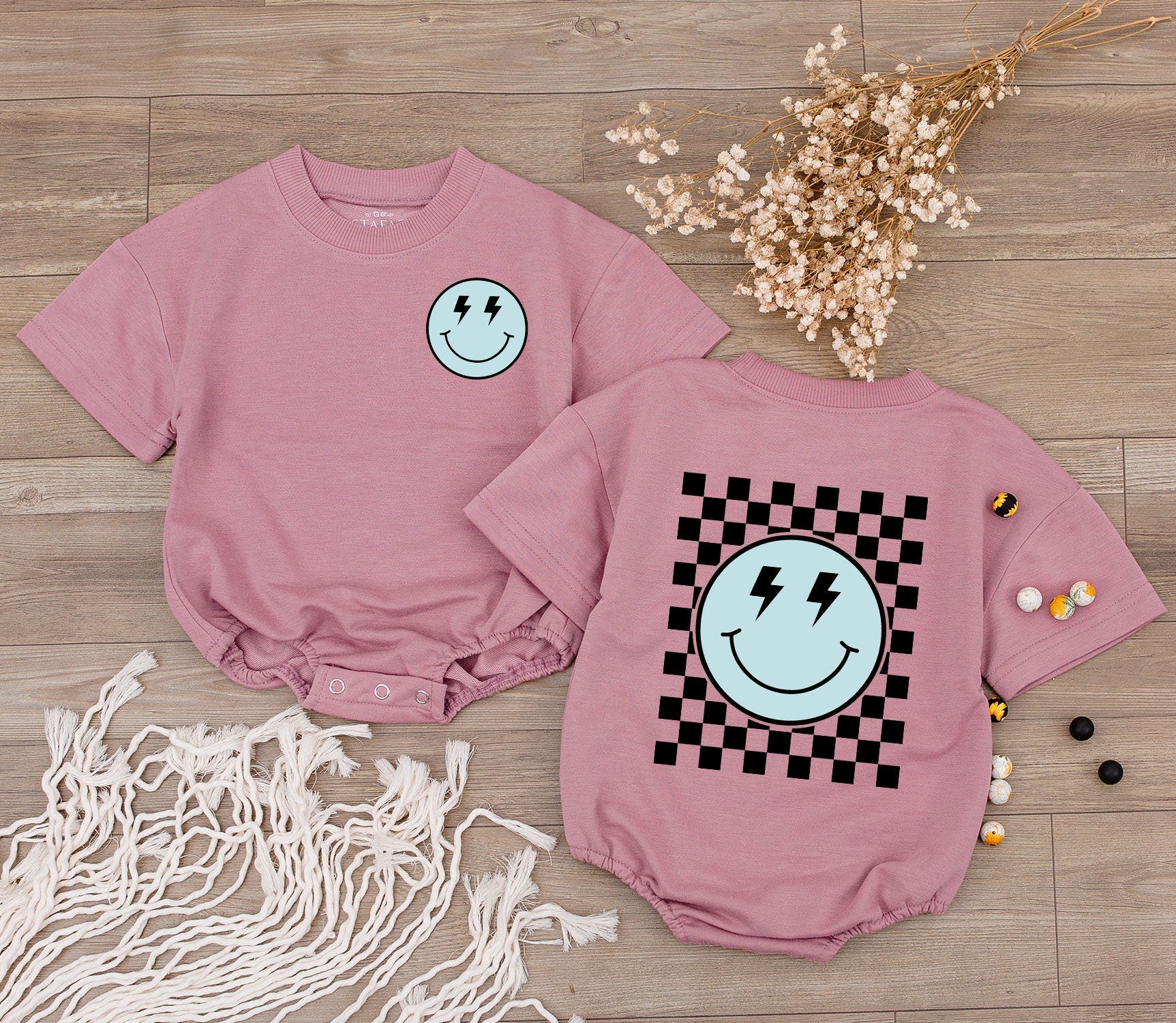 Retro Smiley Face Baby Romper Cute Checkered Bodysuit for Infant Toddler Girls Boys Soft Cotton Comfortable Playwear Perfect Baby Shower Gift