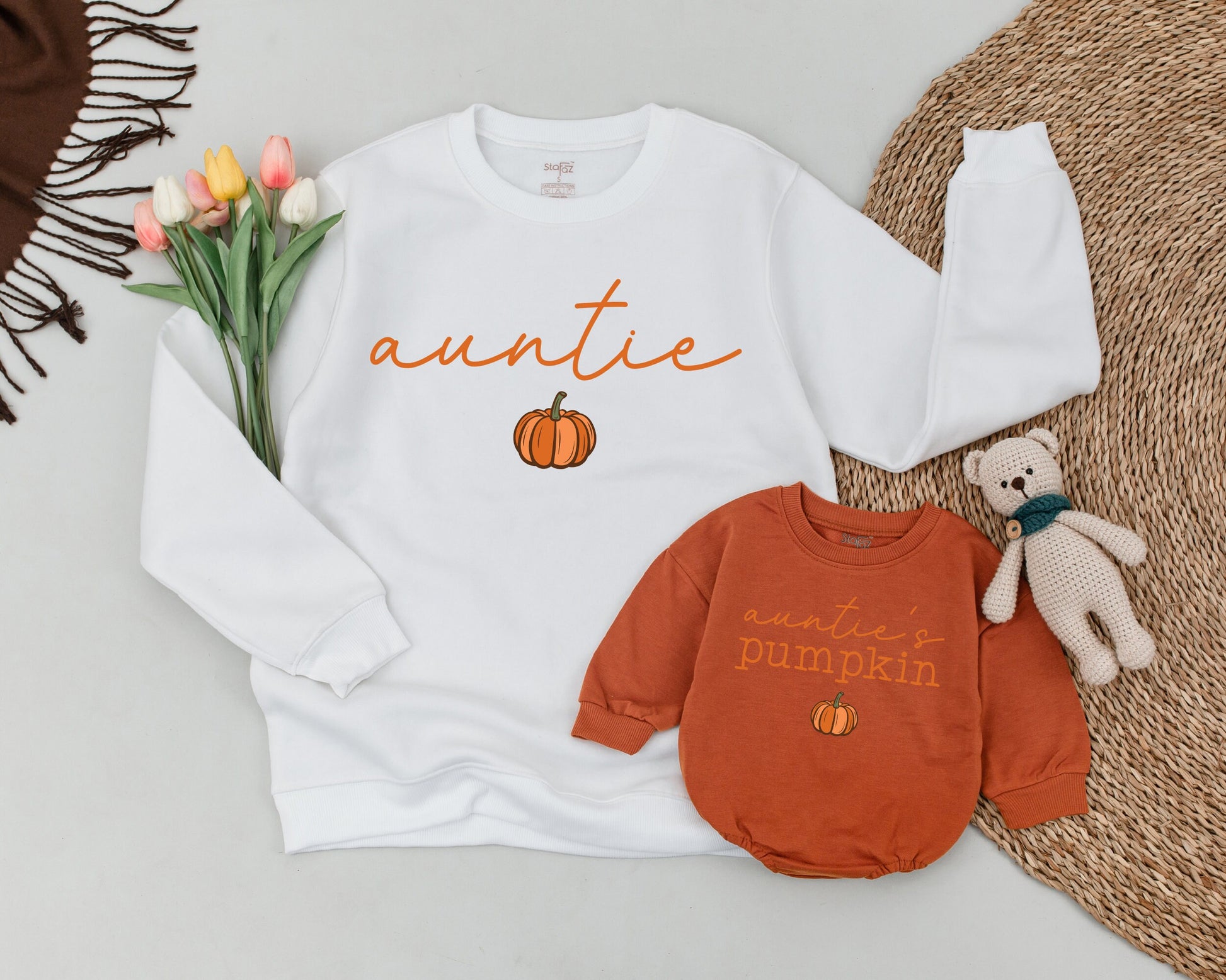 Matching Auntie and Me Pumpkin Sweaters: Retro Fall Family Outfits