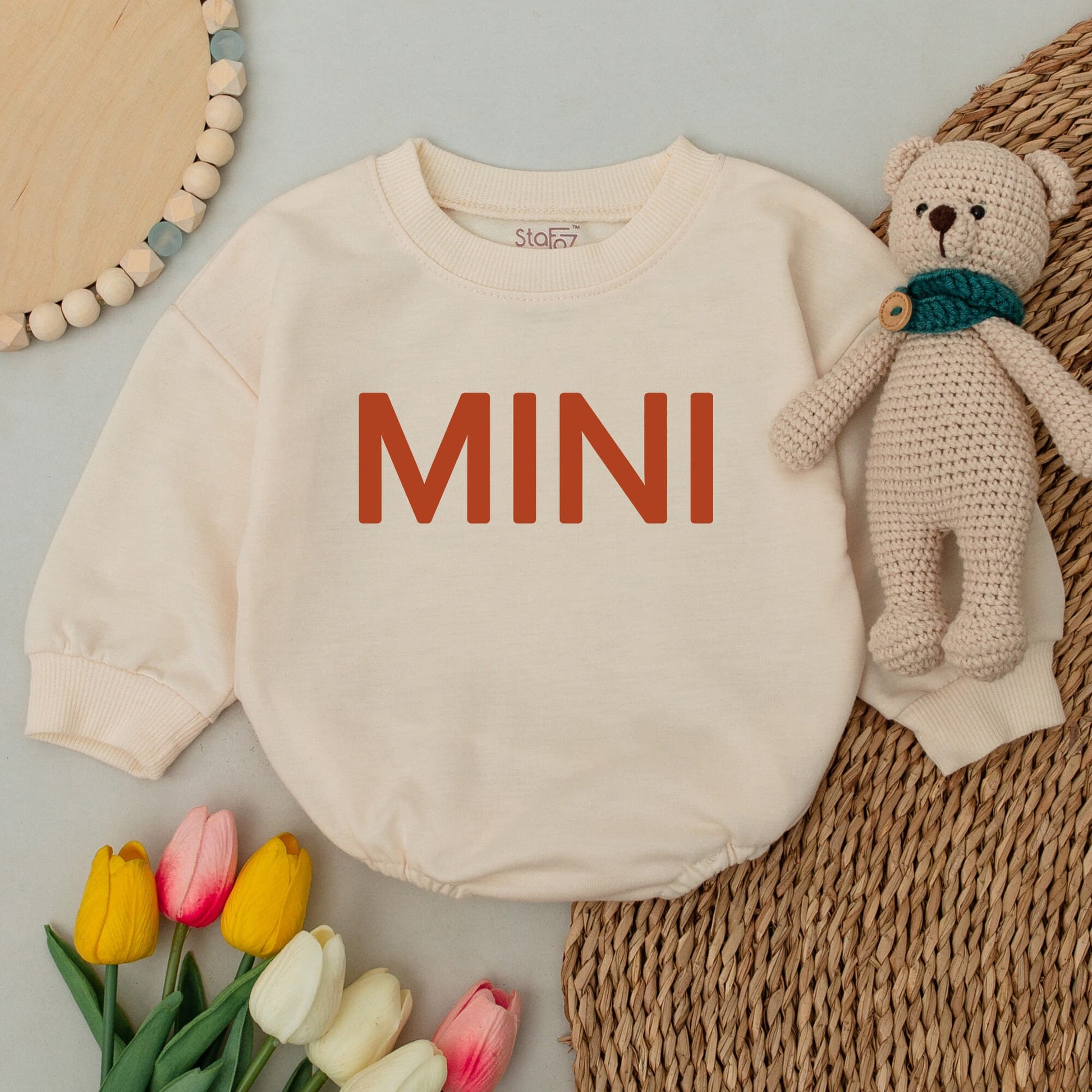 Auntie & Mini Matching Sweatshirts: Perfect Gifts for Niece & Nephew