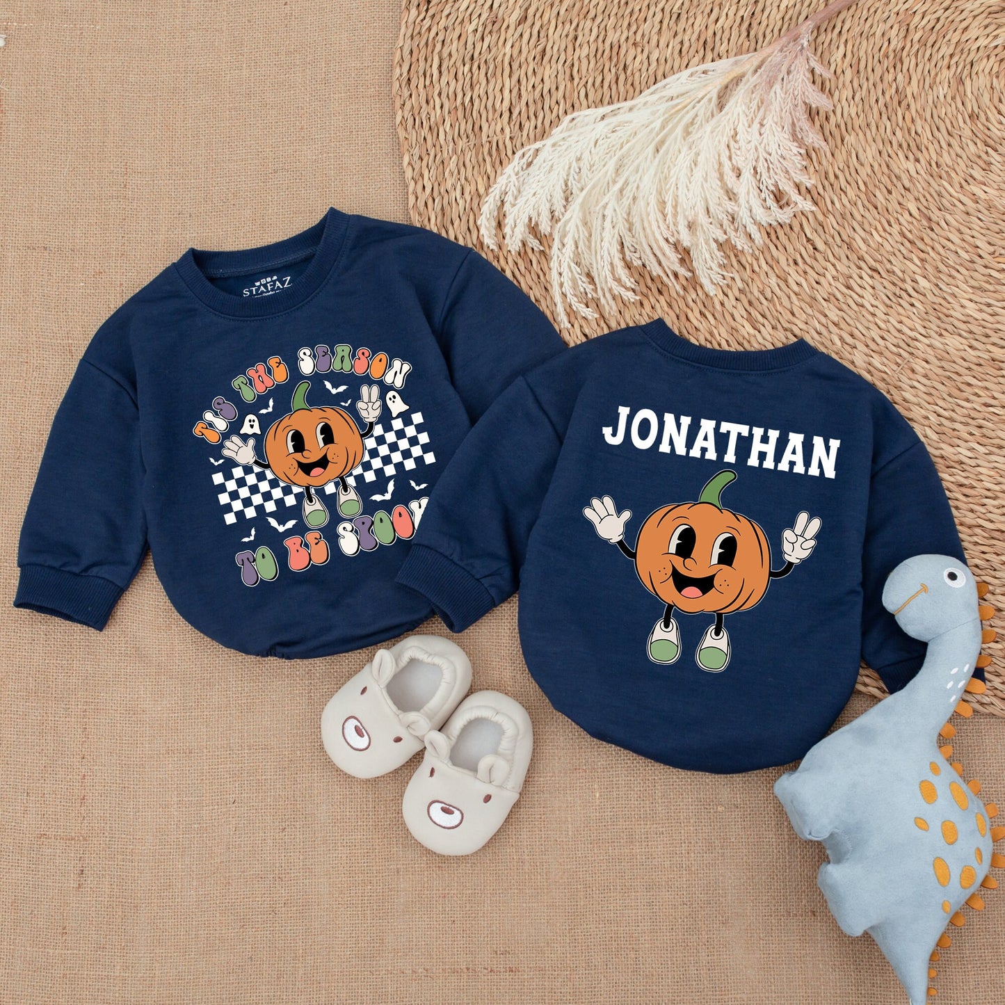 Spooky Season First Halloween Baby Outfit Groovy Font Pumpkin Bodysuit Custom Name Newborn Clothes Retro Bats Ghosts Checkered Romper Fall Infant Gift 139c