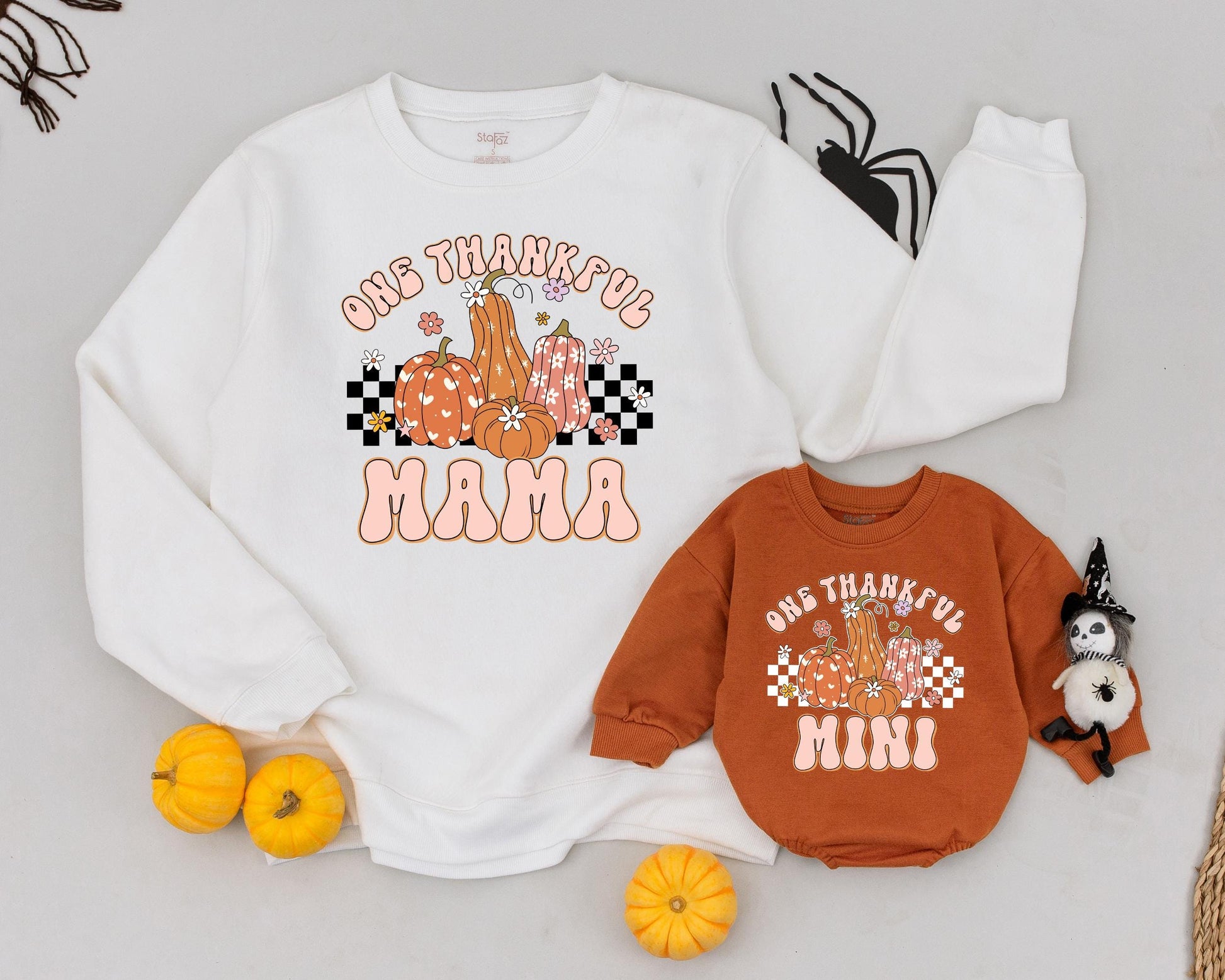 Vintage Halloween Family Outfits: Matching Pumpkin Sweatshirts