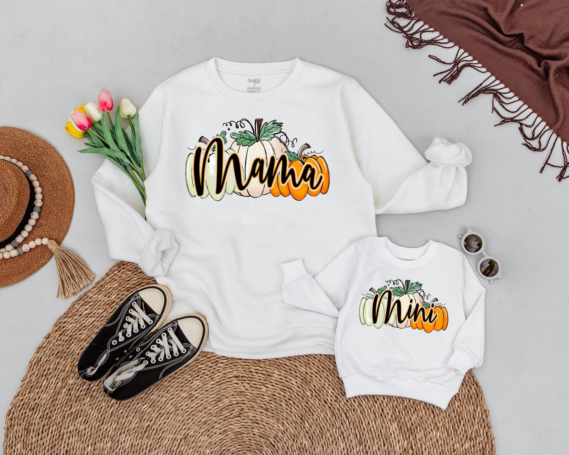 Matching Mama Mini Pumpkin Sweatshirts – Retro Halloween Outfits